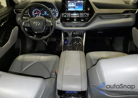 2020 Toyota Highlander Xle z USA, uszkodzony, nr VIN 5TDGZRBH8LS510853